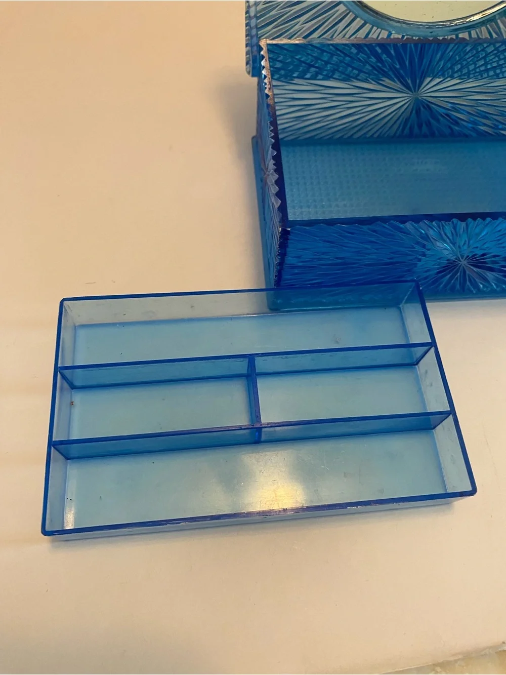 Vintage Lucite Jewelry Trinket Box BLUE Starburst Pattern w/insert; Hong Kong